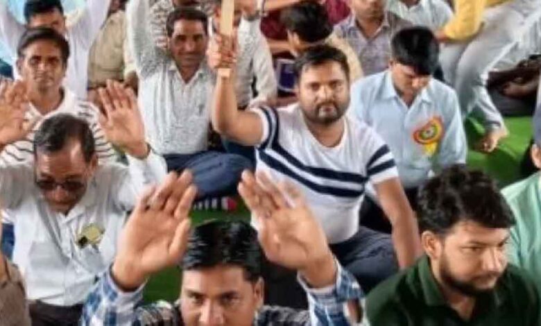 MP में 12 हजार आउटसोर्स कर्मियों की नौकरी पर संकट, इस महीने तय होगी डेडलाइन