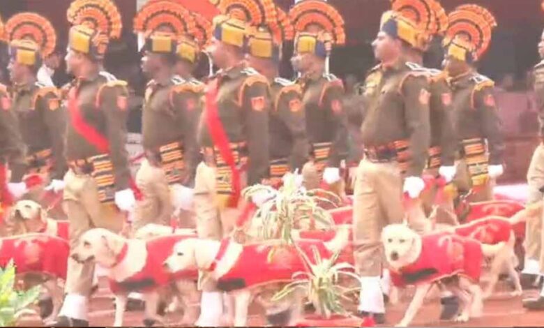 परेड में शामिल होंगे सेना के बाज-डॉग्स, कैप्टन हर्षिता के हाथों में होगी कमान