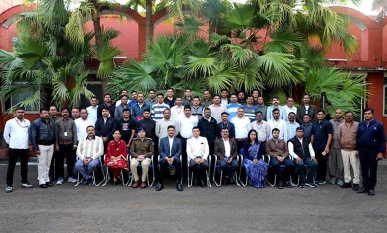 दो दिवसीय सुरक्षित वाहन चालन कोर्स संपन्न