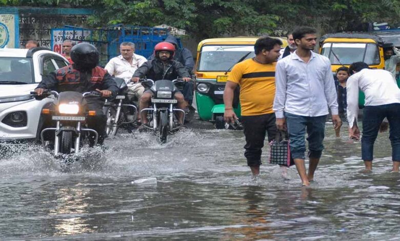 MP Weather Today: मध्य प्रदेश के 8 जिलों में भारी बारिश का अलर्ट, भोपाल में सुबह बूंदाबांदी; अब भी 17% कम बरसा मानसून
